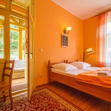 Bed and Breakfast Willa Jagniatkow Экстерьер фото