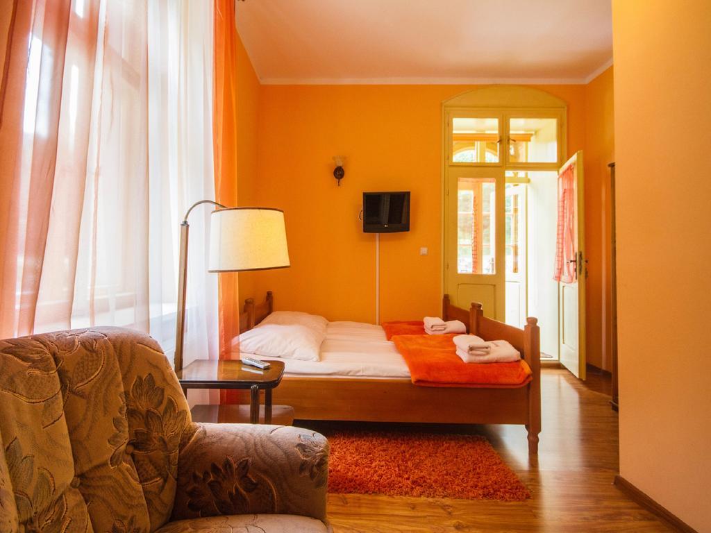 Bed and Breakfast Willa Jagniatkow Экстерьер фото