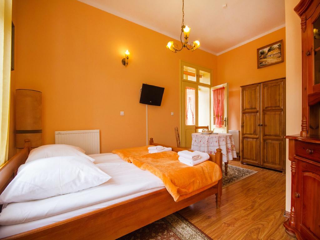 Bed and Breakfast Willa Jagniatkow Экстерьер фото